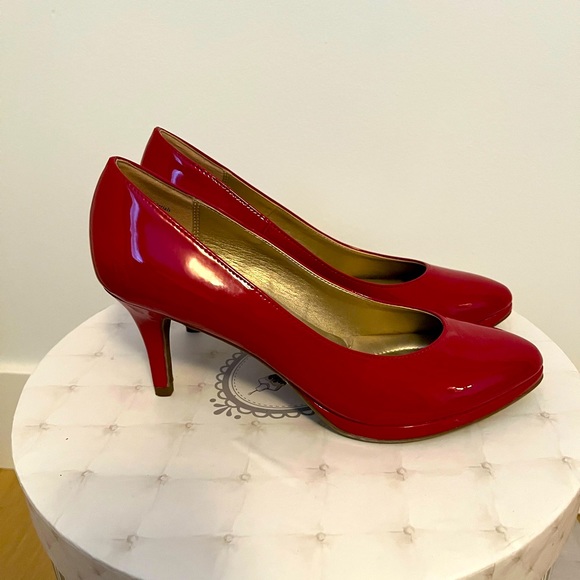 Kelly & Katie patent leather style red heels - Picture 3 of 6